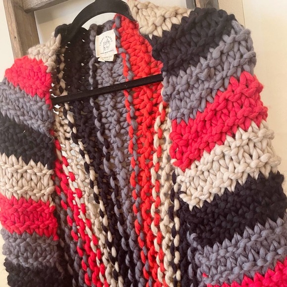 NEW Free People x Loopy Mango Hand Knit Multi Stripe Fringe Shawl - Picture 5 of 15